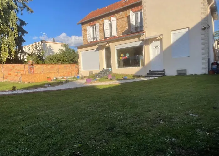 Magnifique Villa De 110M2 - Grand Parking- Pas Loin De Paris