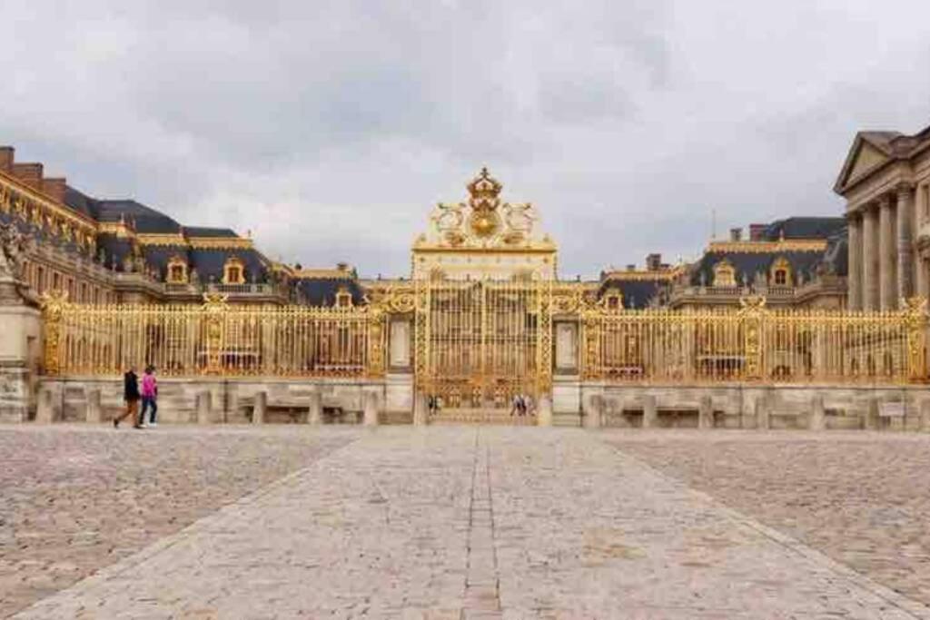 Magnifique De 110m2 - Grand Parking- Pas Loin De Paris *