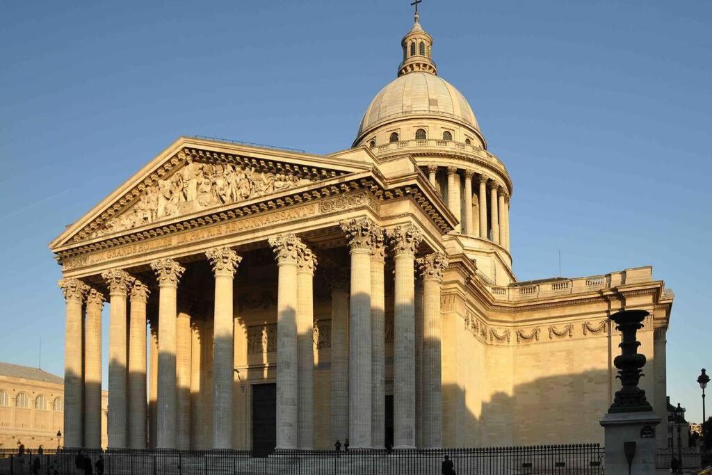 Magnifique De 110m2 - Grand Parking- Pas Loin De Paris Villa