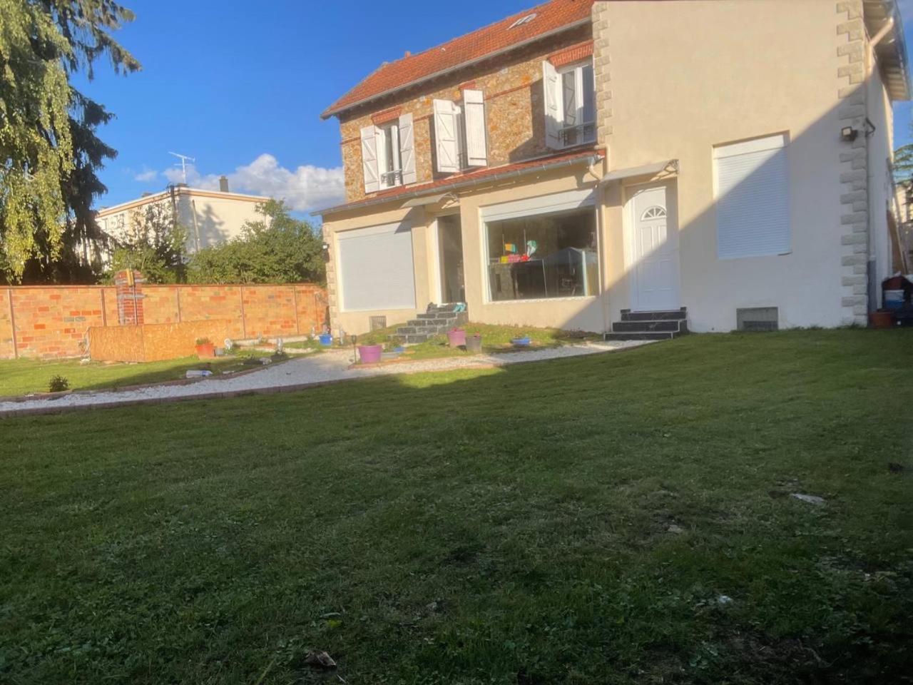 Magnifique De 110m2 - Grand Parking- Pas Loin De Paris